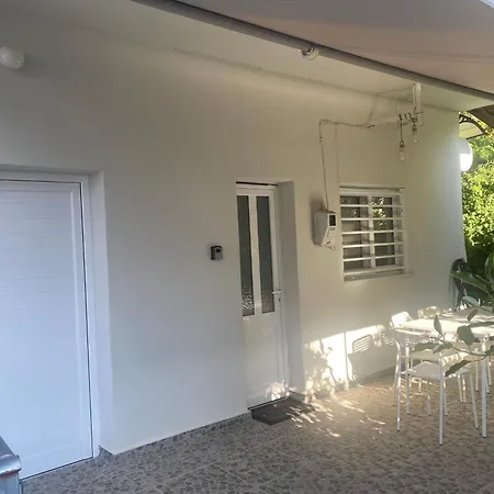 Seaside House With Garden * Derveni